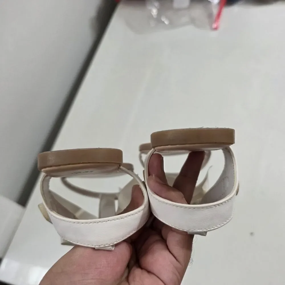 H&M Girls White Strap On Sandals with Elegant Bow Size 13